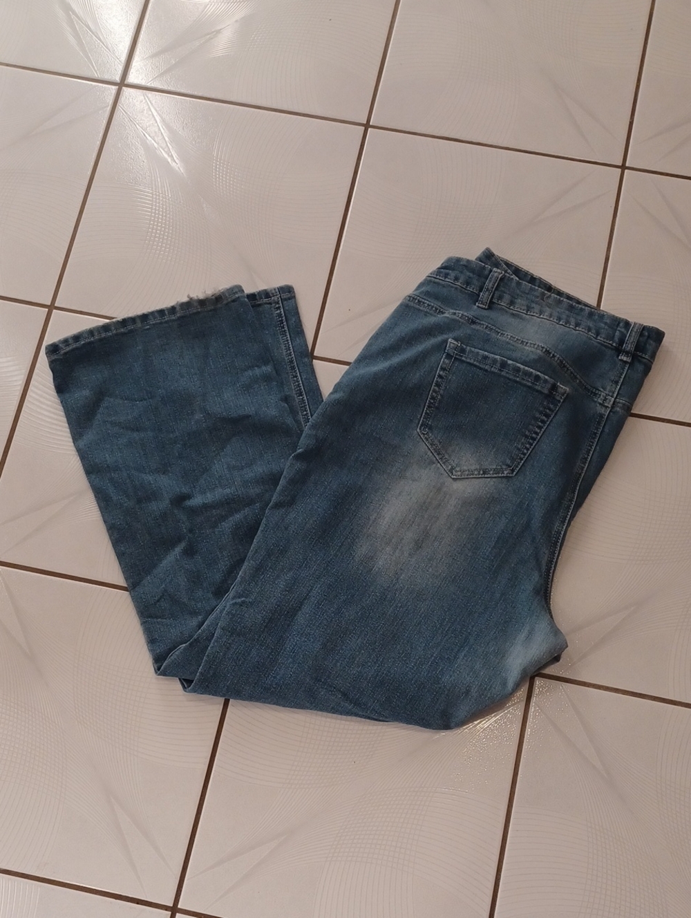 4/$80 Distressed d/C Jeans - Size 22
